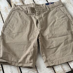 Vineyard Vines 9 inch Breaker Shorts Khaki size 32
